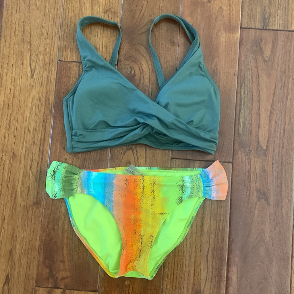 2 Piece Swimsuit Size M Sea Level Cross Front Top 6 Raisins Abstract Bottom M